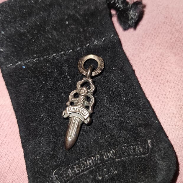 크롬하츠 5대거 미니 팬던트