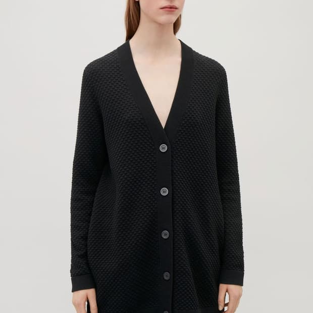 [COS] 텍스쳐 블랙 가디건