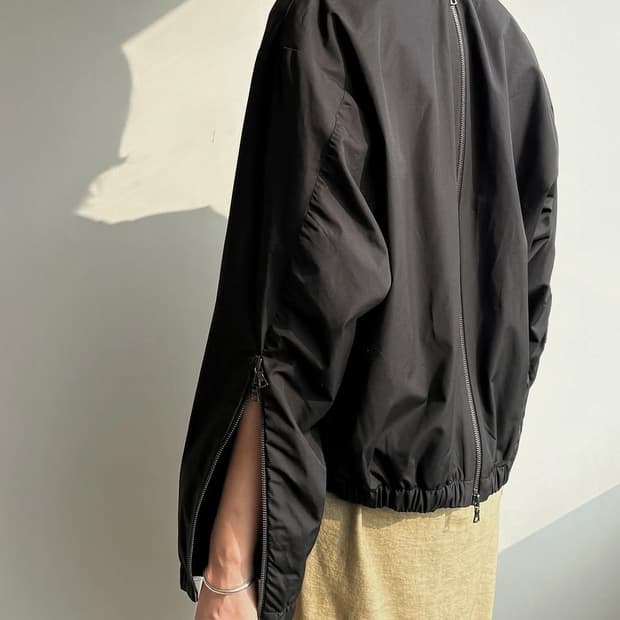 가브리엘라 콜 306 poplin zipper jacket 구합니다