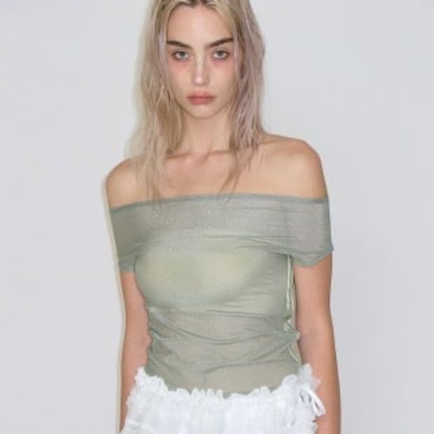크랭크 MESH LINE OFF SHOULDER TOP_KHAKI