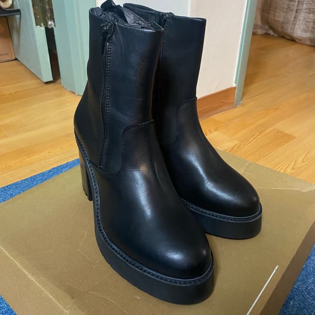 ASOS 청키 하이힐 부츠