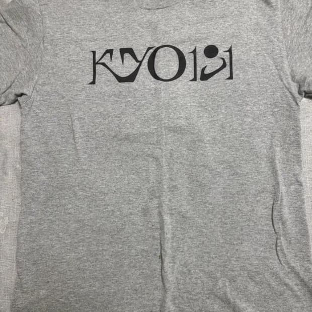 쿄 kyo 티셔츠 / 포토진 / 신서사이즈x 반팔과 크로스백 / 실리카겔