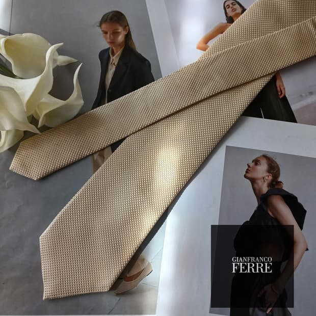 지안프랑코페레 실크 텍스처 넥타이 8.5cm A+등급 A18853
