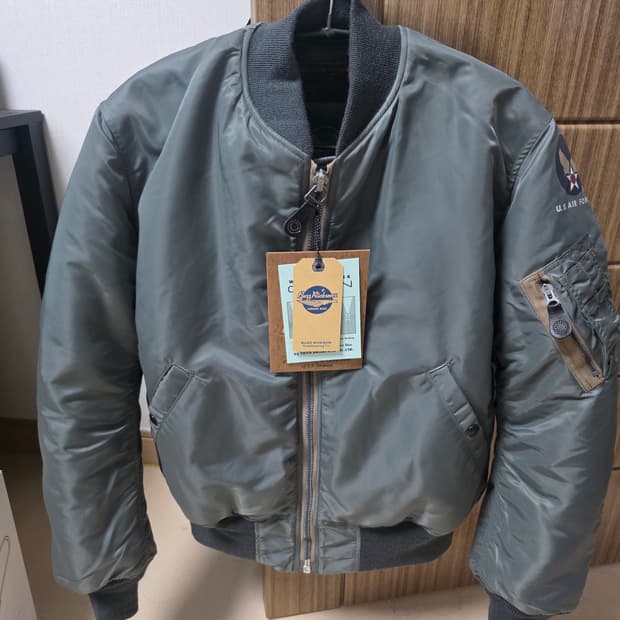 버즈릭슨 ma1 m사이즈 팝니다 