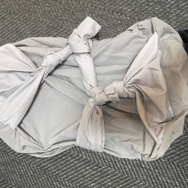 이우가마카라스 백팩 그레이