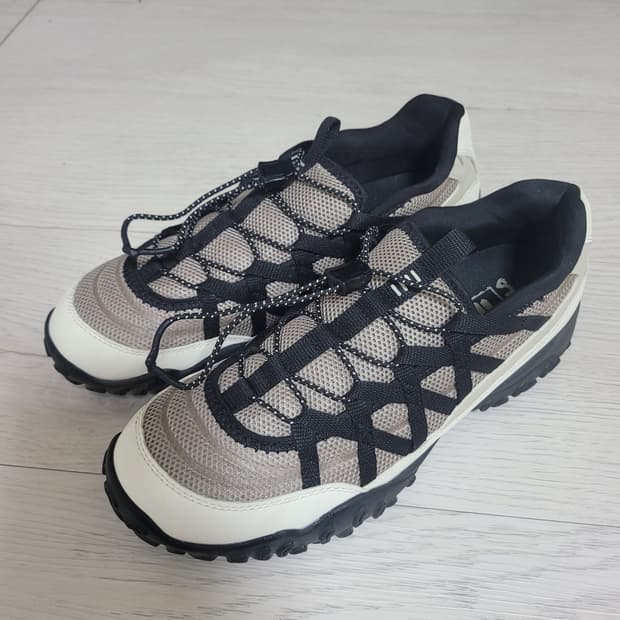 휠라 에샤페 레이스 250