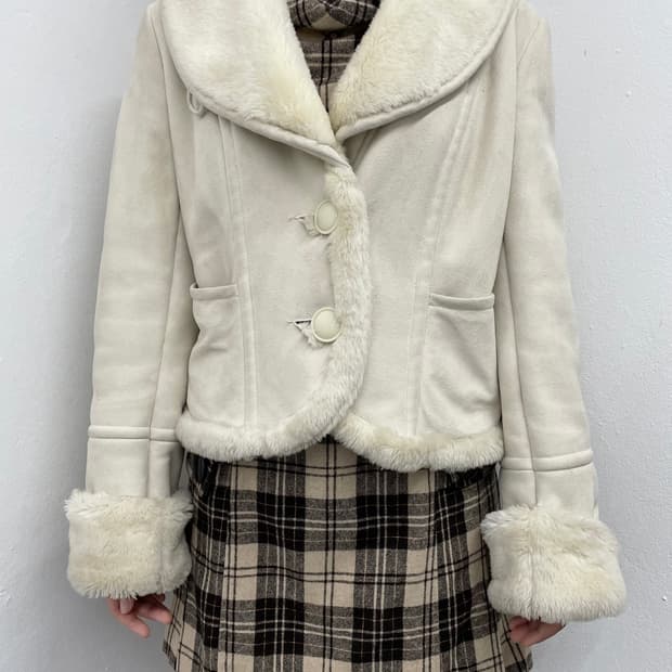  dkny 윈터페어리 아이보리 무스탕