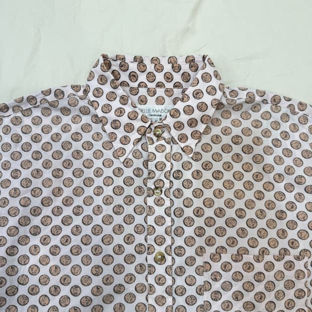 화이트 코인 패턴 셔츠