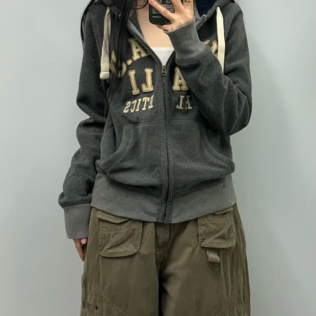 후아유 y2k 와투케 차콜 플리스 후드집업