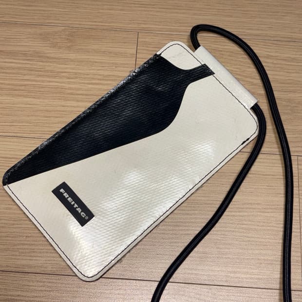 프라이탁 폭스 핸드폰 파우치