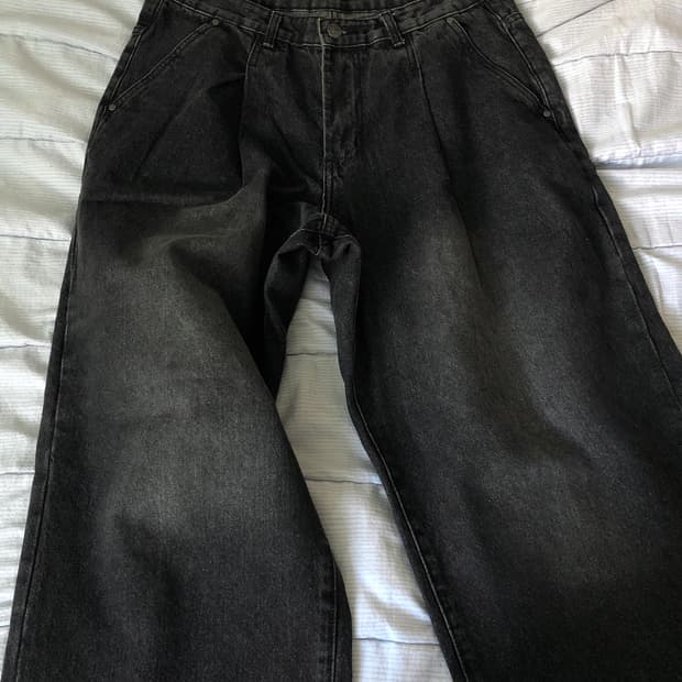 디미트리블랙 워싱 원턱 커브드 데님팬츠 흑청