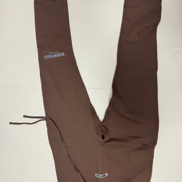 피오갓 에센셜 스웻팬츠 브라운 센스 익스클루시브로 기억합니다