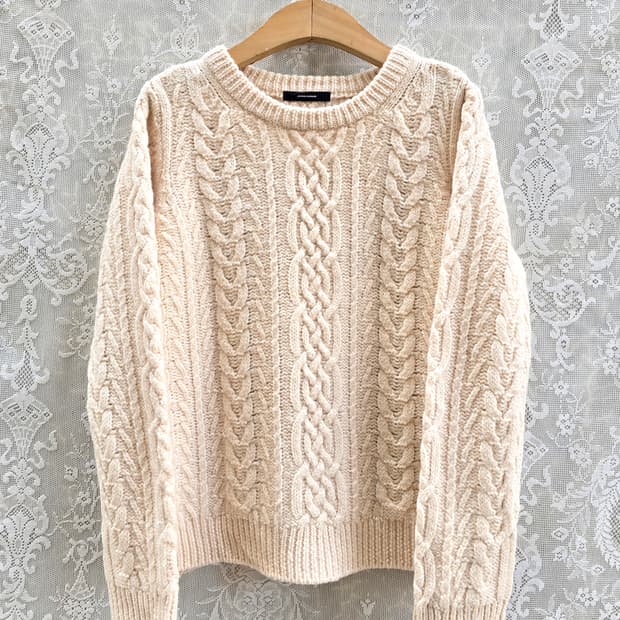 저널스탠다드 울100% 꽈배기니트