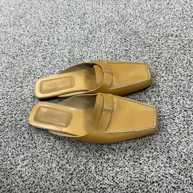 샤넬 코코마크 뮬