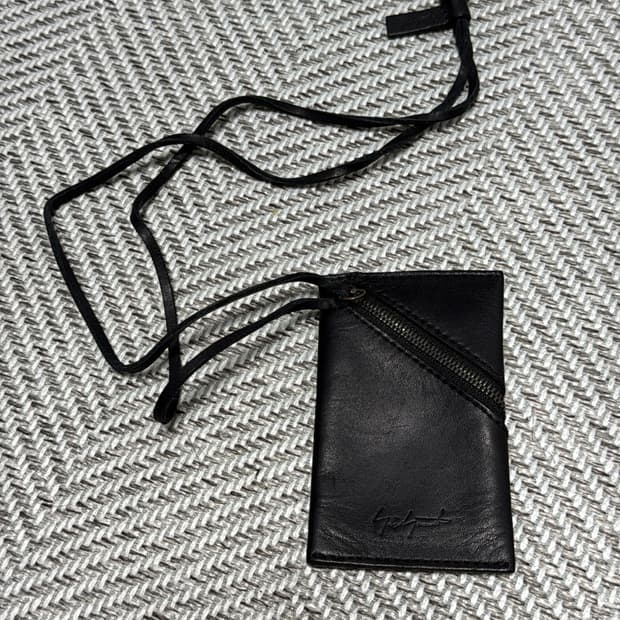 요지야마모토 지갑