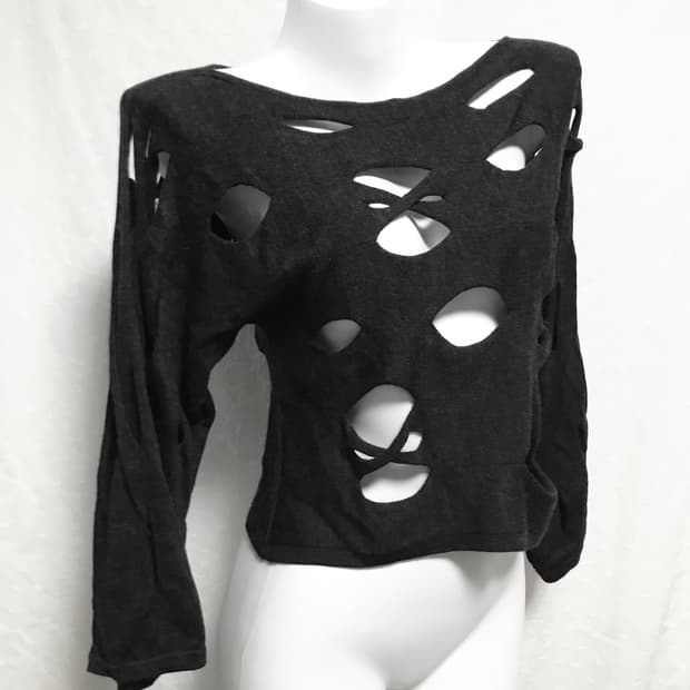 빈티지 specchio 아카이브 데미지 펀칭 컷아웃 울 니트 롱슬리브 탑