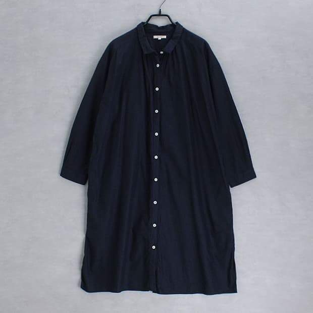studio CLIP _ navy cotton shirt ops
