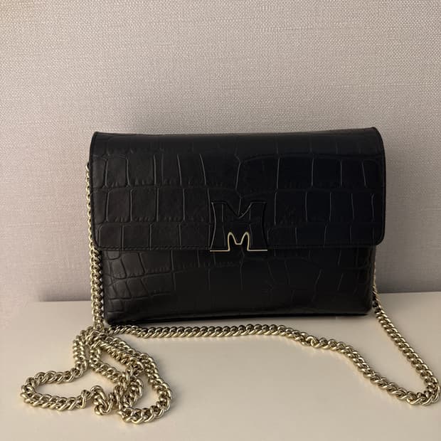 메트로시티 체인 크로스백 블랙