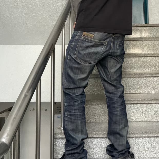 a272) 30 버버리 슬림핏 데님팬츠