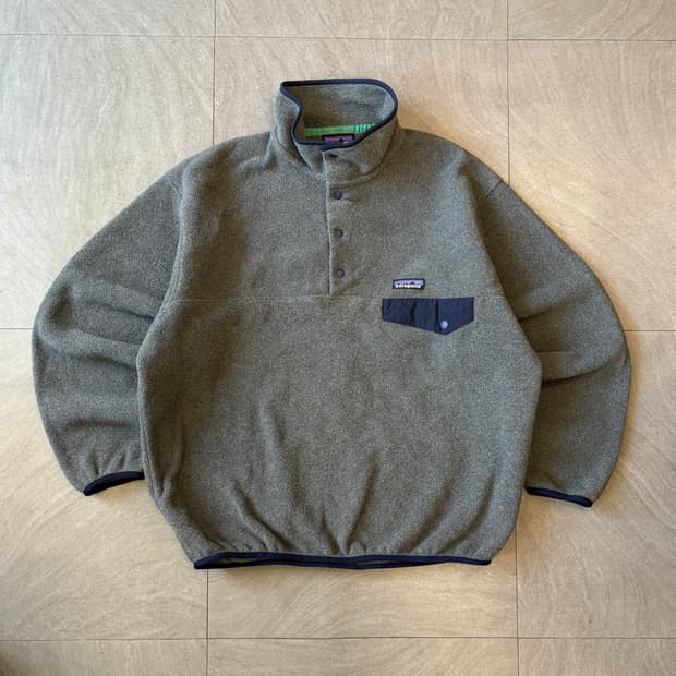 파타고니아 정품 신칠라 그레이 스냅티