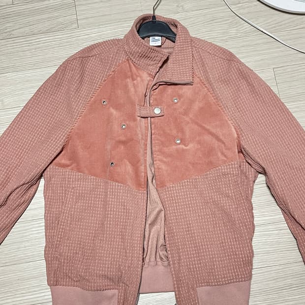 더콜디스트모먼트 waffle bomber jacket (pink)
