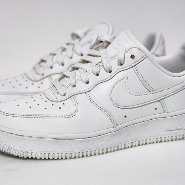 나이키 에어포스 1 07 로우 DM0211-100 245mm