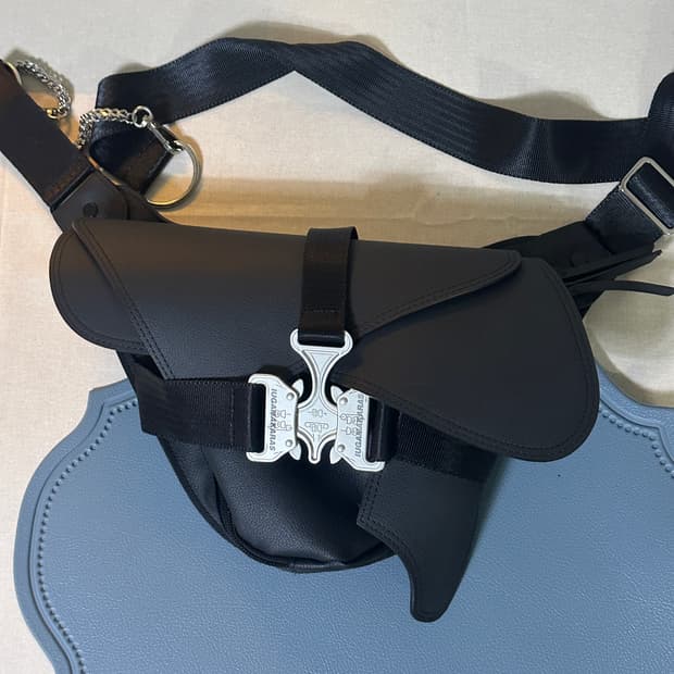 이우가마카라스 크로스백