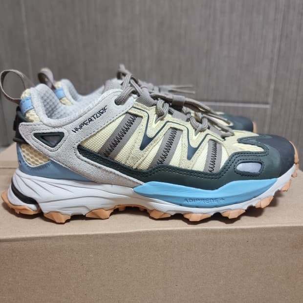 아디다스 트레킹화 스트릿 하이퍼터프 230 사이즈