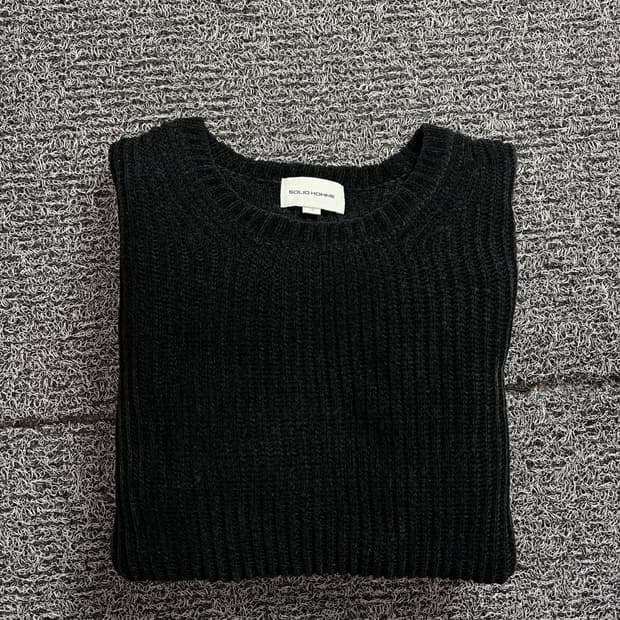 솔리드옴므 우영미 미니멀 벨벳 골지 라운드넥 니트 2257