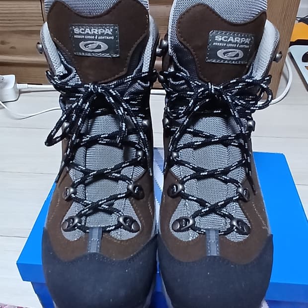 스카르파 키네시스 고어텍스
등산화(275~280mm) 