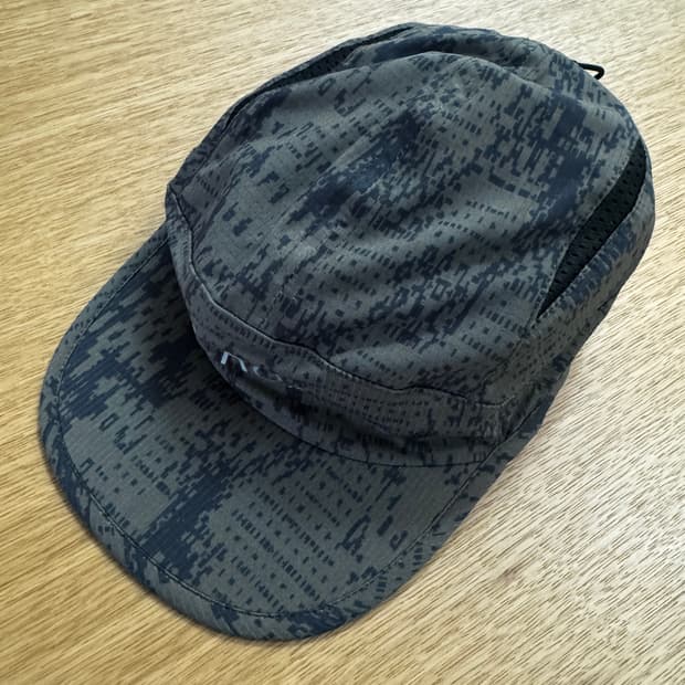 로아 브리 멜티드 프린트 오픈 위브 캡