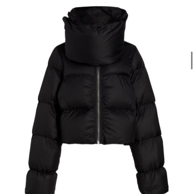 릭오웬스 여성 숏머플러 패딩 블랙 퍼넬넥 40