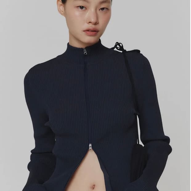 아모멘토 리브드 모크넥 가디건 다크네이비