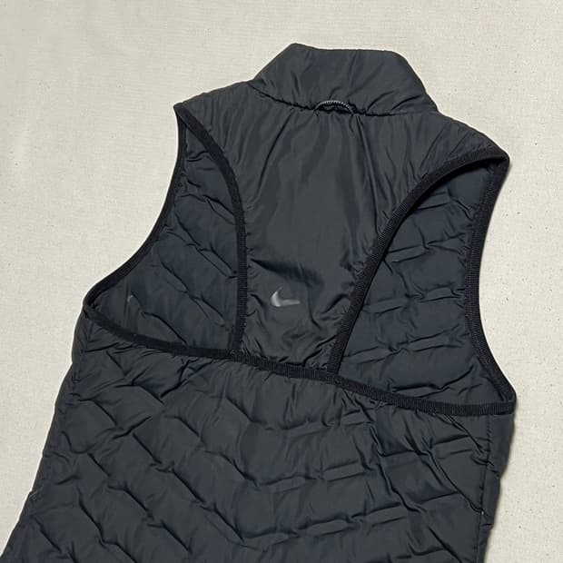 M 나이키 에어로로프트 경량 베스트