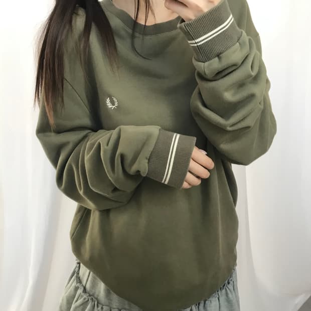 Fred Perry 프레드페리 월계수로고 카키컬러 맨투맨