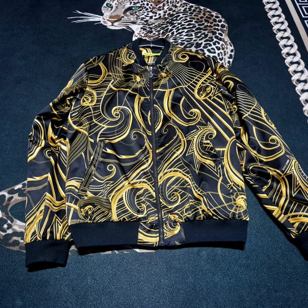 베르사체 바로크 패턴 하프 봄버 자켓 L 정품
