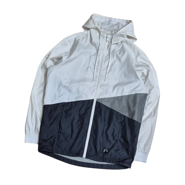 언더아머 바람막이