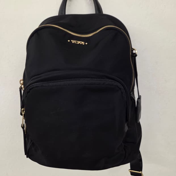 투미 여성 보이져 백팩