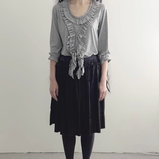 노이어덜트 스쿱넥 블라우스 티셔츠