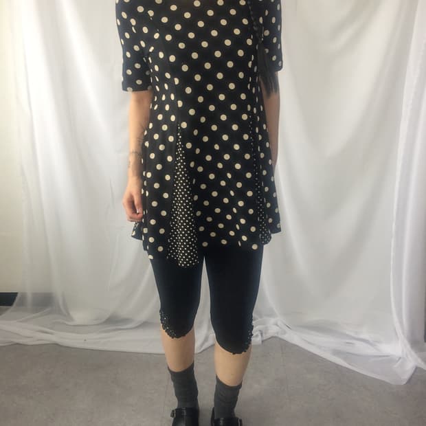 Dot pattern mixed top
