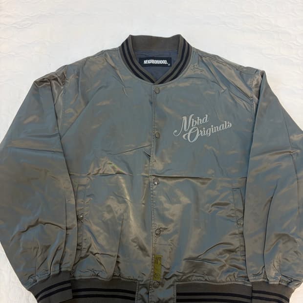 네이버후드 사틴  베이스볼 자켓