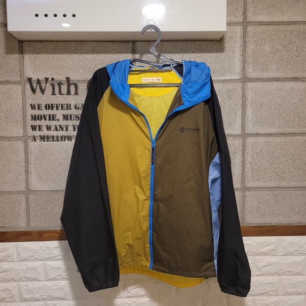 유니클로 X 마르니 경량 바람막이 2XL