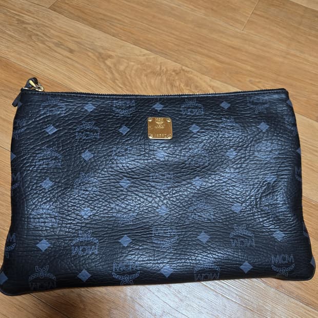 MCM 정품 블랙 비세토스 클러치백