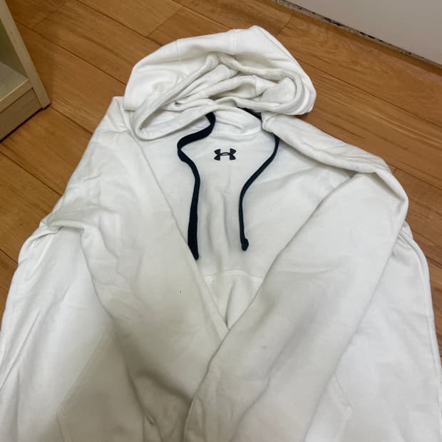 언더아머 후드티