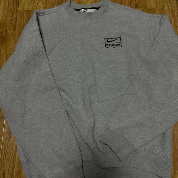 S 나이키 스투시 맨투맨 회색