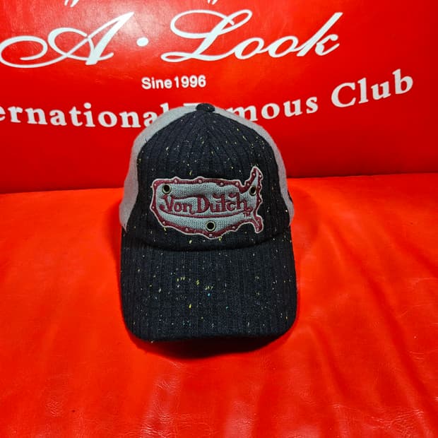 본터치(Vondutch) Y2k 빅로고 니트 블럭 볼캡