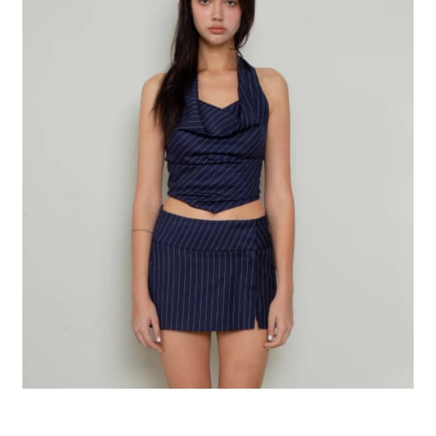 낫유어로즈 드레이핑 홀터탑 스트라이프 블라우스 슬리브리스 네이비