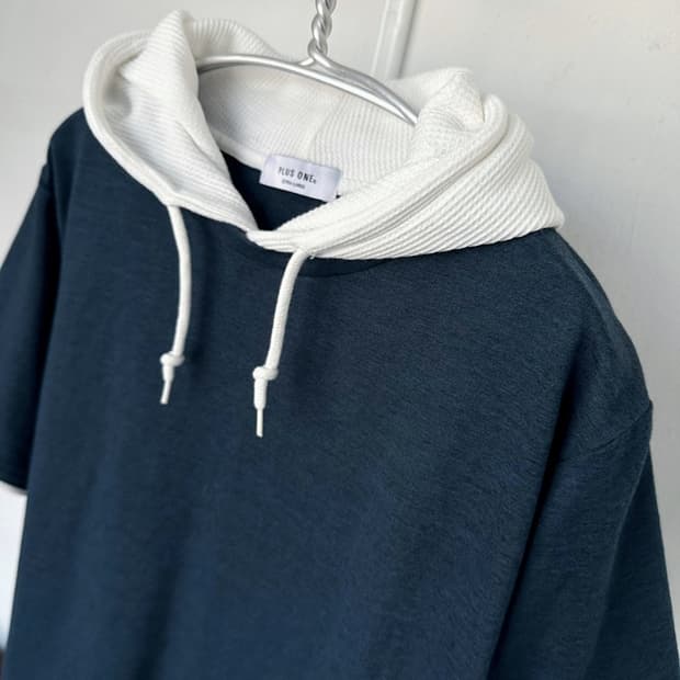 Fake layered hooded H/S tshirt