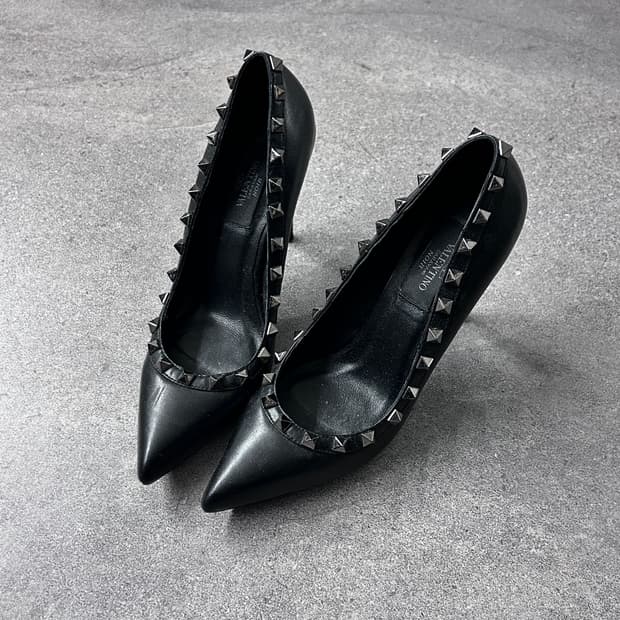 발렌티노 락스터드 스켈레토 힐