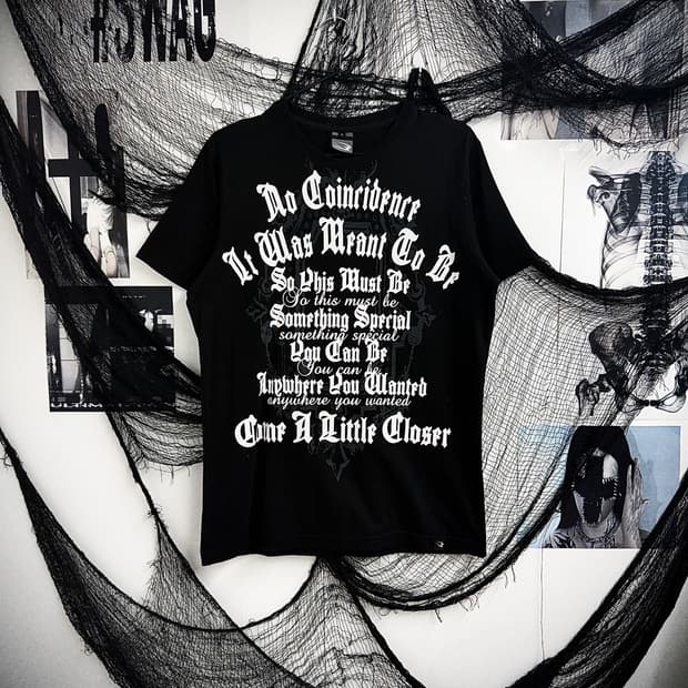 00s lettering detail halfsleeve